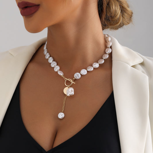 Baroque style faux pearl necklace