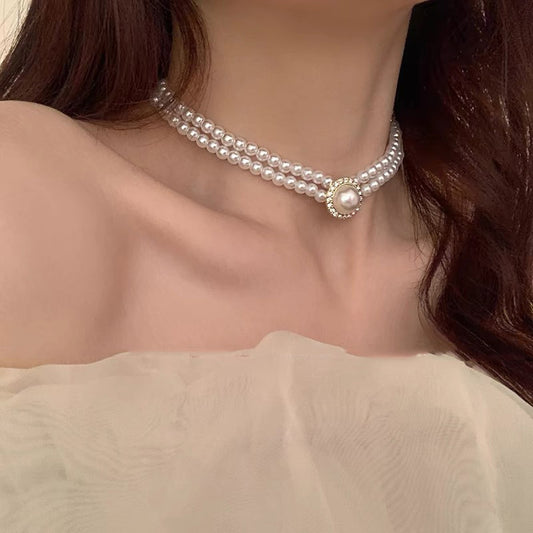 Retro Pearl Necklace